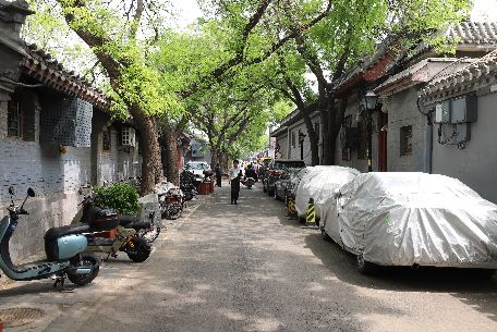 帽兒胡同 - 位于東城區西北部