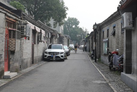雨兒胡同 - 位于北京市東城區(qū)地安門外大街東側(cè)